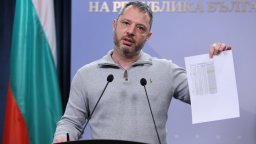 Делян Добрев: ПП ронят сълзи за Навални, а финансираха режима на Путин с 10 милиарда лева
