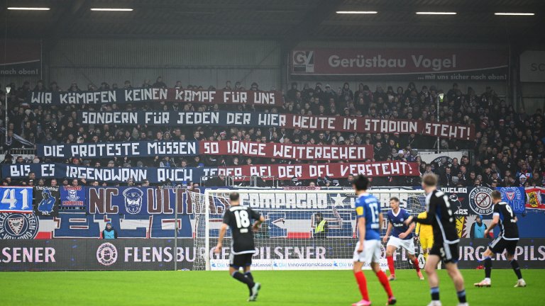 Чистач във Шалке 04 откри труп на стадиона