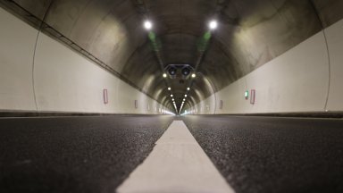 Ограничението на скоростта е 80 км ч а за нарушителите следят