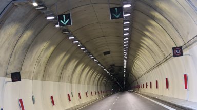 След обиските МРРБ осветли плащанията по тунела "Железница"