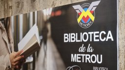 Откриха библиотека в метрото на Букурещ