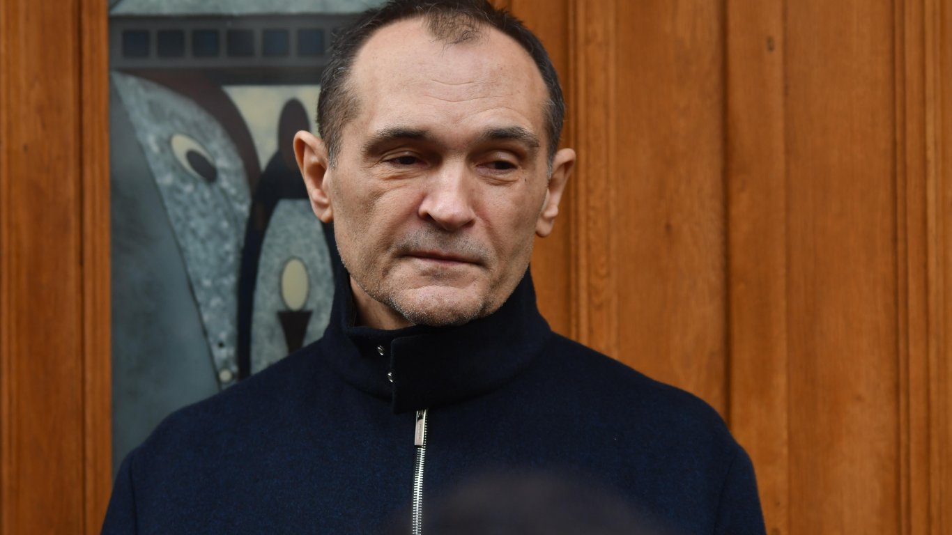 Васил Божков и бивши шефове на закритата Комисия по хазарта застават пред съда