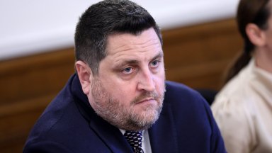 Гръцкият бизнесмен дипломат и преподавател Йоаким Каламарис който освети схема