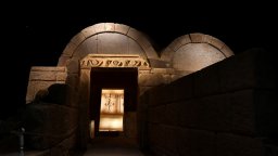 Комплексът "Тракийски гробници" край село Свещари отвори врати