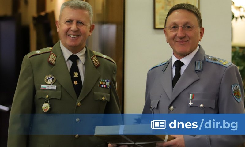 По случай 135-ата годишнина служители на МБАЛ-Пловдив бяха наградени за