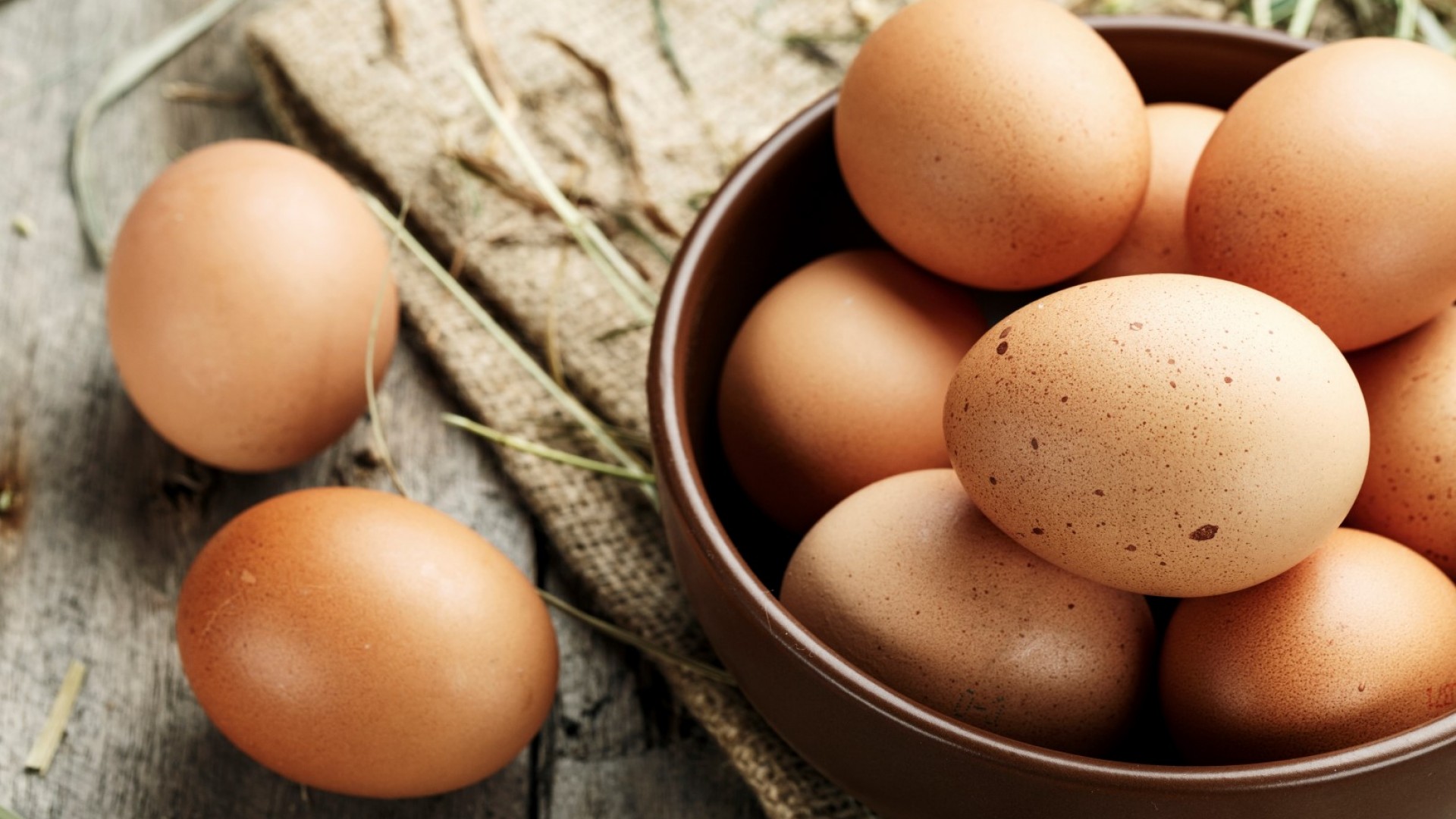 Защо е толкова важно яйцата да са на стайна температура, когато рецептата го изисква