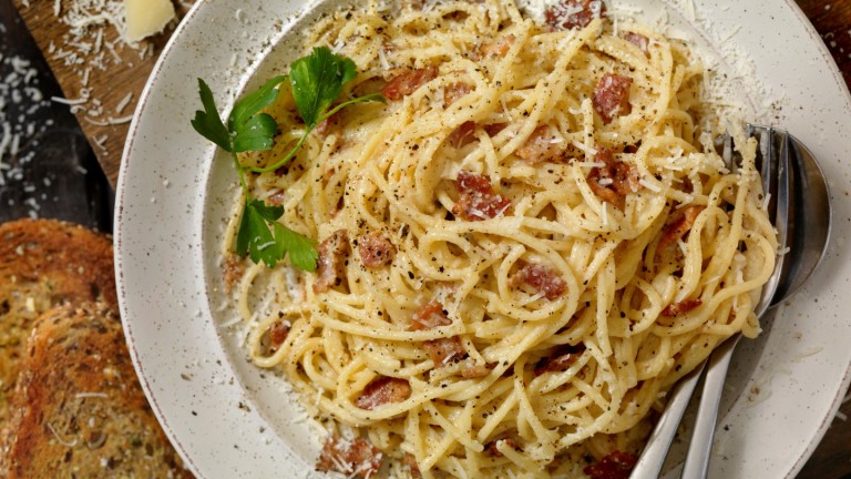 Да заложим на класиката: Спагети карбонара