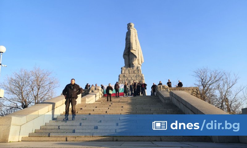 Протестът пред паметника на Альоша в Пловдив с искане за