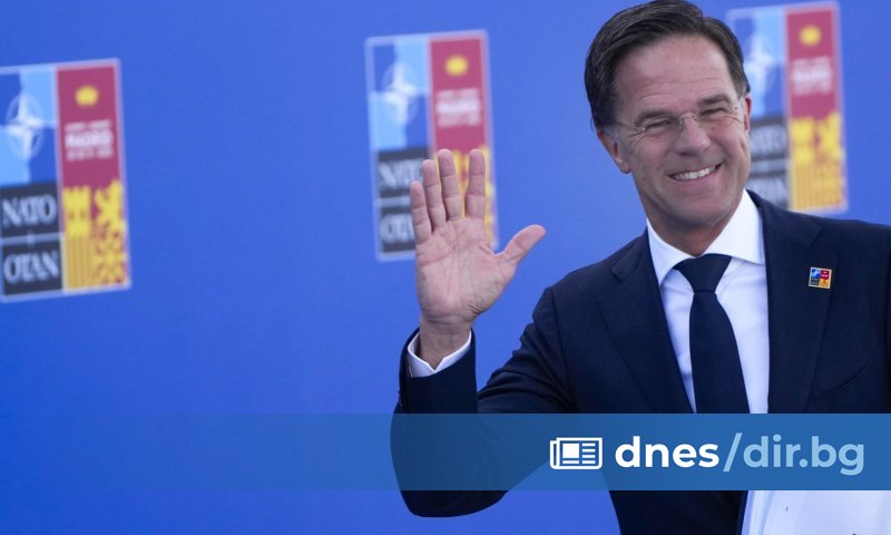 Медиите отбелязват, че Рюте и Де Кро са от семейството