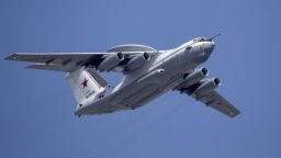 Украйна обяви, че е свалила руски самолет А-50 край Краснодар с ракета С-200 (видео)