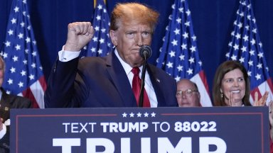 Само за няколко секунди лицето на Тръмп се появи по