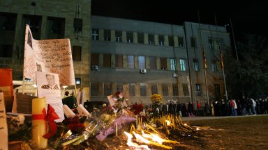 На мемориала където е стана катастрофата В Ротимлие близо до