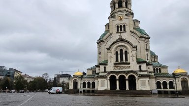 Забраняват се престоят и паркирането на пътни превозни средства с
