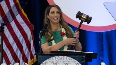 Агенцията отбелязва че това се случва след седмици на публичен