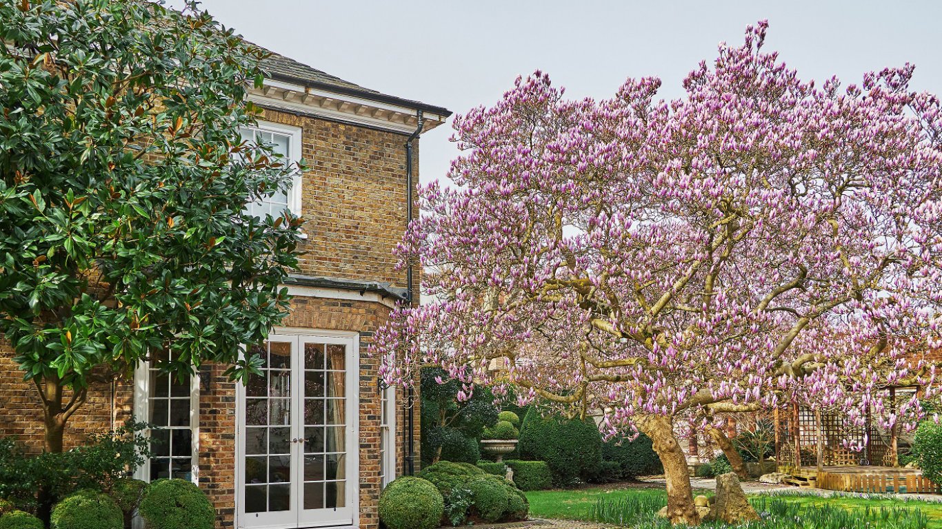 Легендарният лондонски дом на Фреди Меркюри се продава за 30 милиона паунда