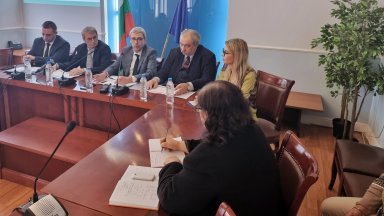 До намирането на трайно решение на проблема така както беше