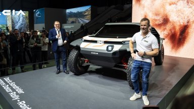 Себастиан Льоб показа в Женева прототипа на Dacia за рали Дакар