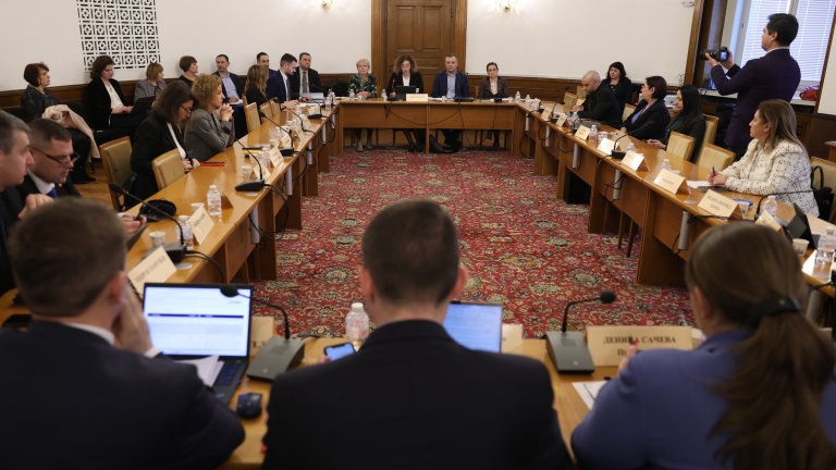 Приеха промени за работата от разстояние - при злополука и изпращането на заплати