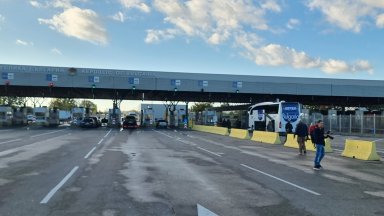 На място Стоянов ще запознае германския си колега с работата