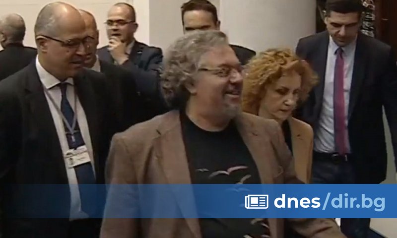 След на премиера Николай Денков и военния министър Тодор Тагарев,