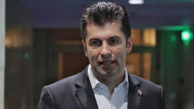 Според Петков няма никакъв смисъл от това Отговорната позиция е да седнем