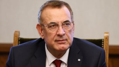 Следим процесите двата основни субекта в сглобката или некоалицията трябва