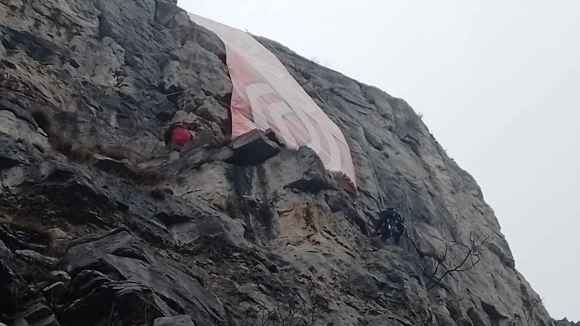 Спускането на мартеницата в Лакатник