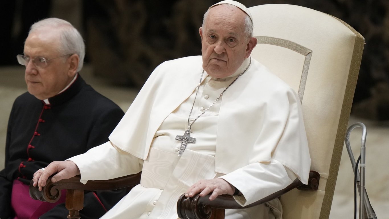 Папата призова Украйна да развее бялото знаме и да преговаря с Русия