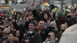 Най-малко 45 ареста при демонстрации в деня на погребението на Навални