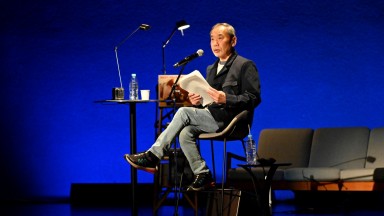 Харуки Мураками представи нов разказ на литературно четене в Токио