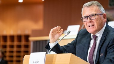 Никола Шмит беше избран за кандидат на ПЕС за председател на ЕК за предстоящия евровот