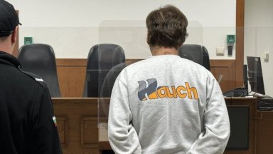 Според обвинението той е автор на множество електронни писма