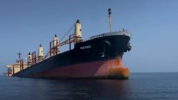 Потопеният от хусите кораб заплашва с екокатастрофа Червено море