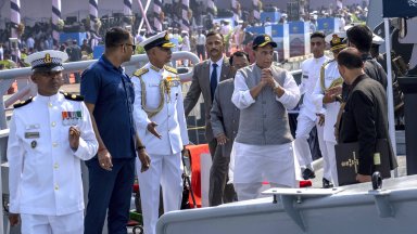 Индийските ВМС съобщиха че ще построят база на Миникой