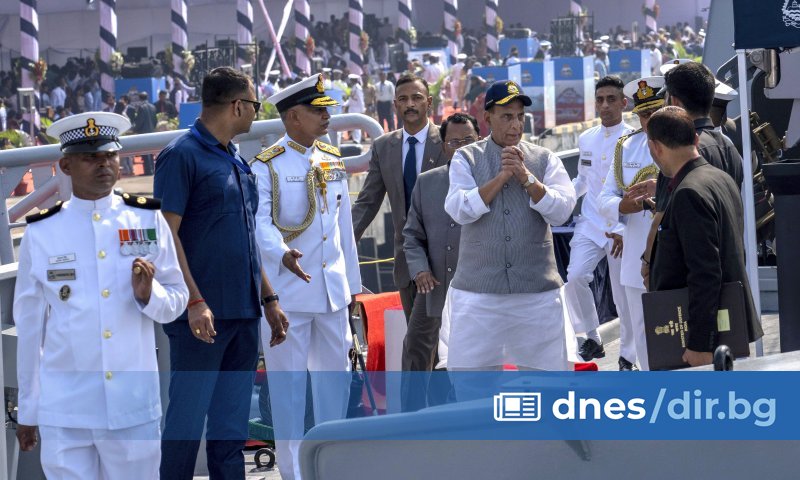 Индийските ВМС съобщиха, че ще построят база на Миникой -