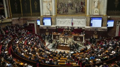 Франция първа в света вписа правото на аборт в конституцията