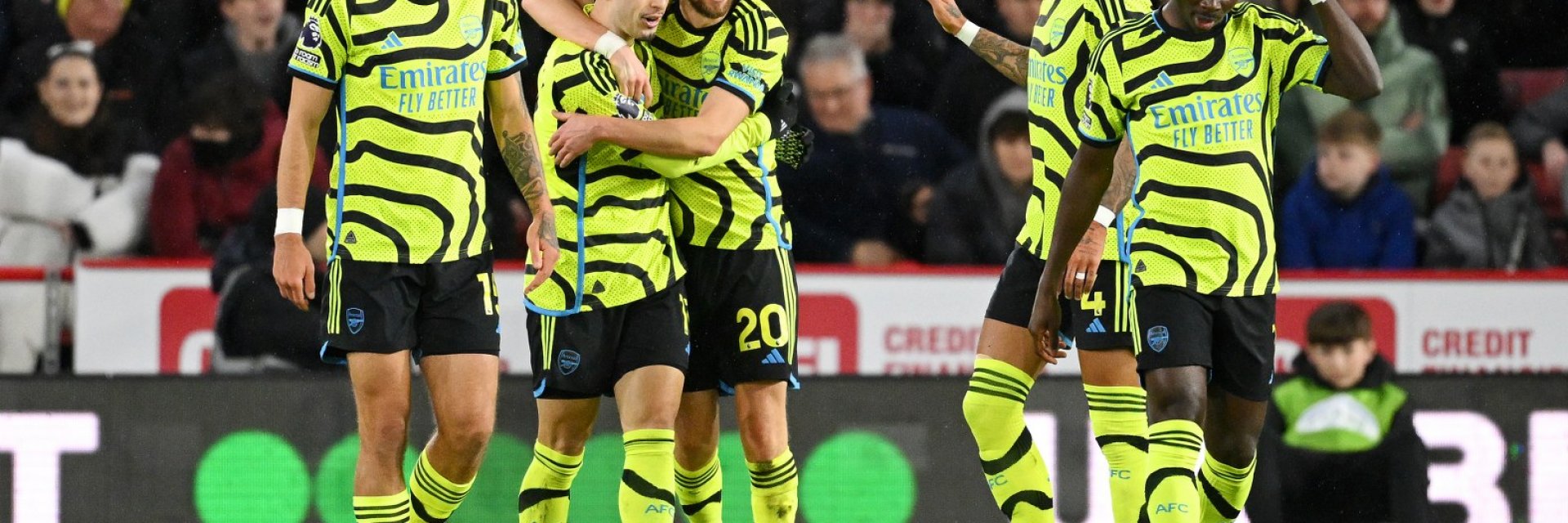 Арсенал се позабавлява с шест гола срещу потресаващ съперник