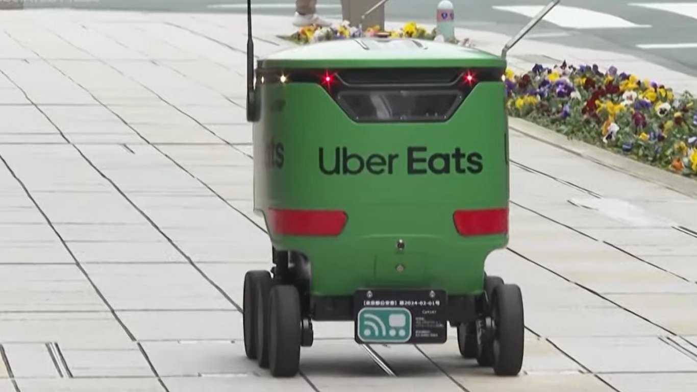 Роботи започват да доставят поръчки за храна в Токио (видео)