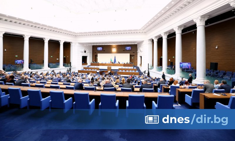 По силата на шестата поправка на Конституцията, от декември 2023