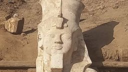 Археолози откриха горна част от внушителна статуя на Рамзес Велики, която допълва фрагмент, намерен през 1930 г.