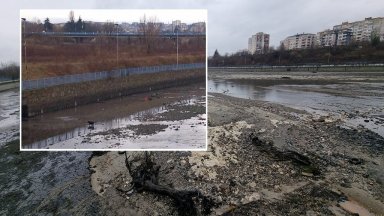 На място са били изпратени четирима спасители от пожарната служба