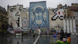 Мистериозният художник Инвейдър покорява френски градове с изкуство