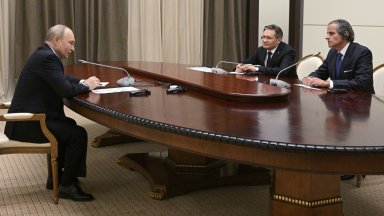 На среща в черноморския град Сочи двамата са обсъдили и