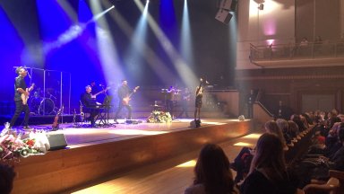 Лили Иванова изправи 900 души на крака на концерт в Брюксел (видео)