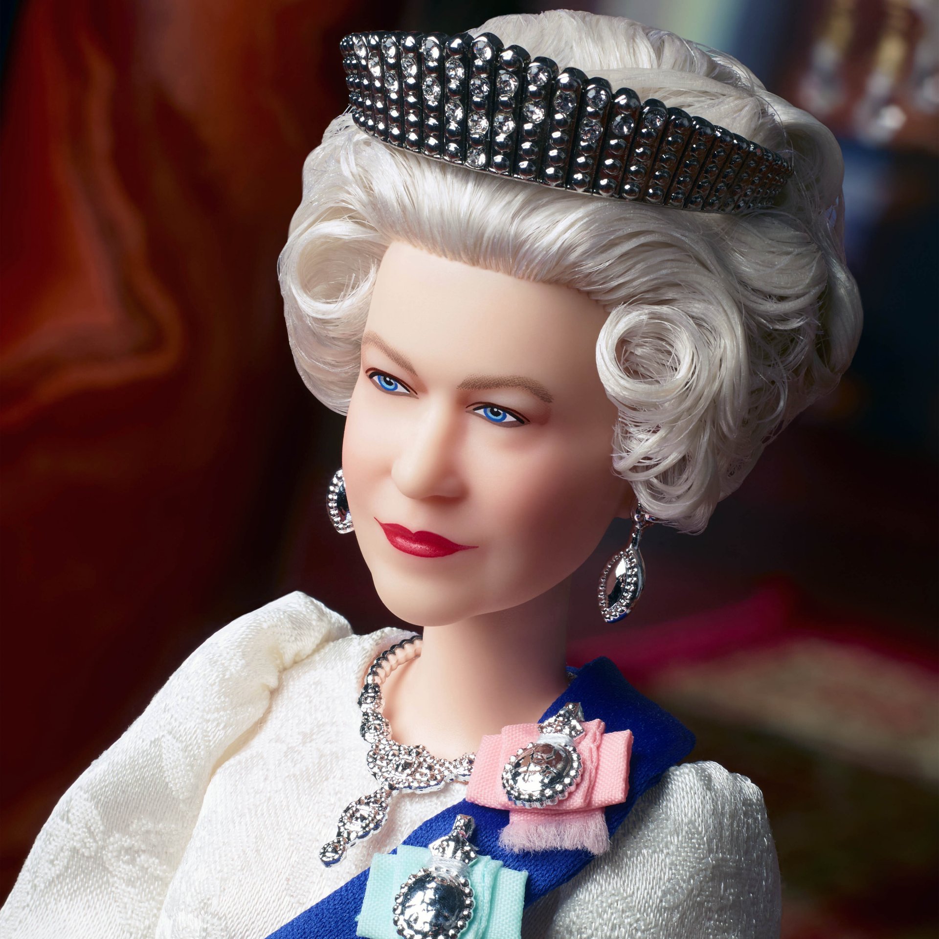 Барби Елизабет Втора, произведена от Mattel през 2022 г.