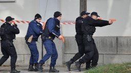 Първо по рода си антитерористично учение във Варна: Стрелба с ранени в училище (снимки)
