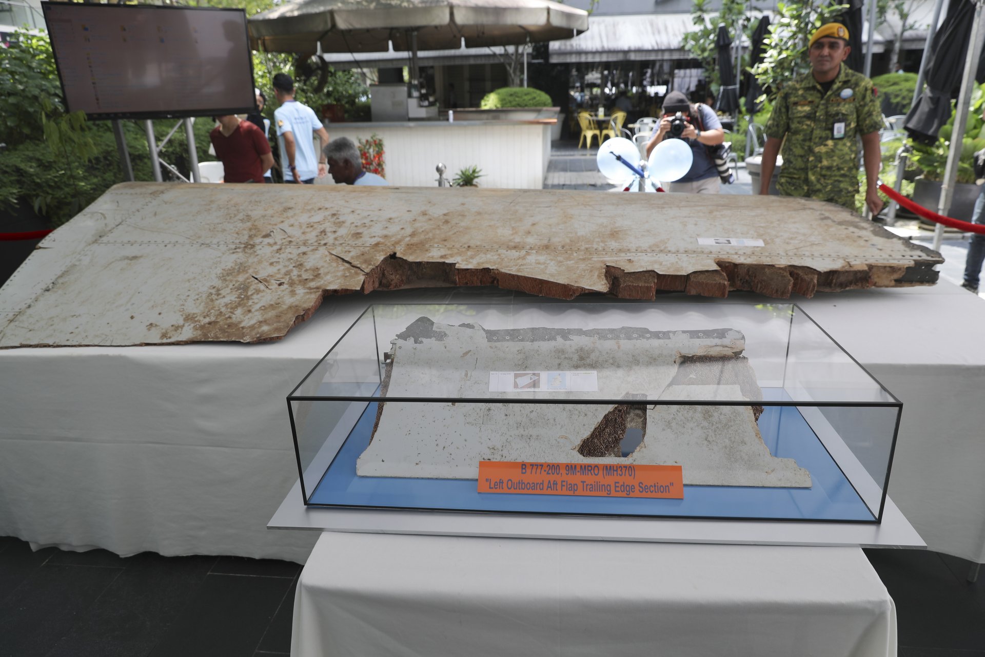 Отломки от изчезналия полет MH370 на Малайзийските авиолинии са показани по време на Ден на възпоменание за MH370 в Куала Лумпур, Малайзия, на 3 март 2019 г. 