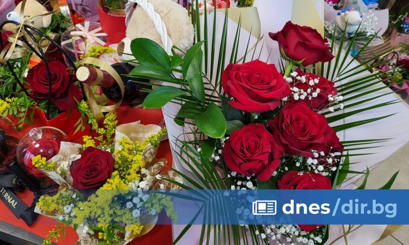 Пръв беше президентът Румен Радев, който публикува поздрава си в