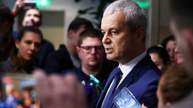 Приятелите на Путин се опитват да пренапишат нашата история и