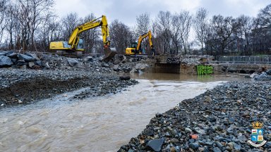 След уведомяване на ресорните институции чрез багер ще се осигури